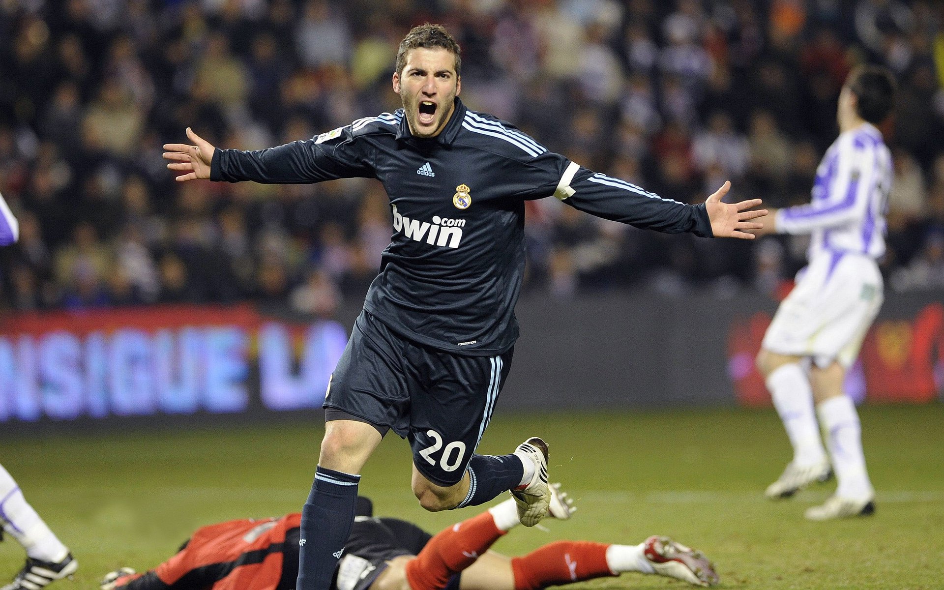 各队的“秘密武器”曝光：复盘冠军又一秘诀，秘密武器特质